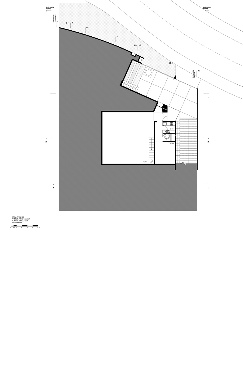 Casa y taller en calle Los Ginkos