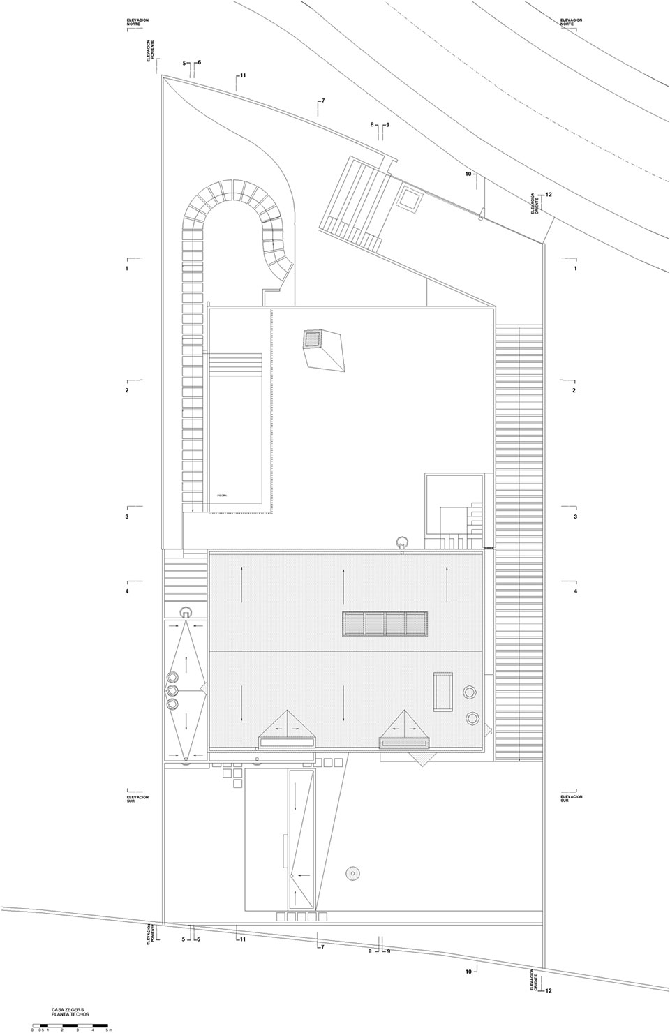 Casa y taller en calle Los Ginkos