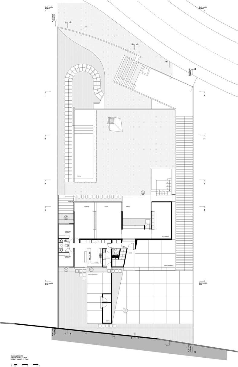 Casa y taller en calle Los Ginkos