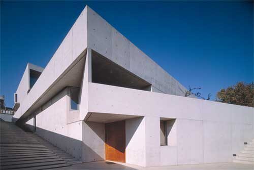 Casa y taller en calle Los Ginkos