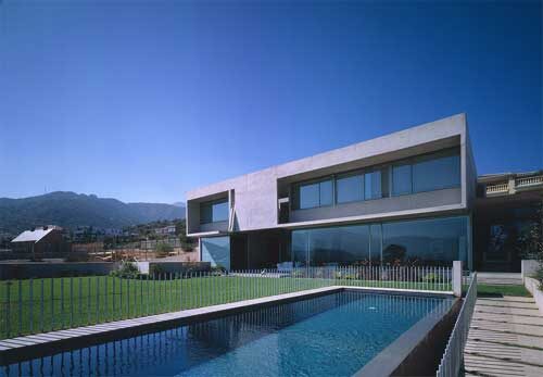 Casa y taller en calle Los Ginkos