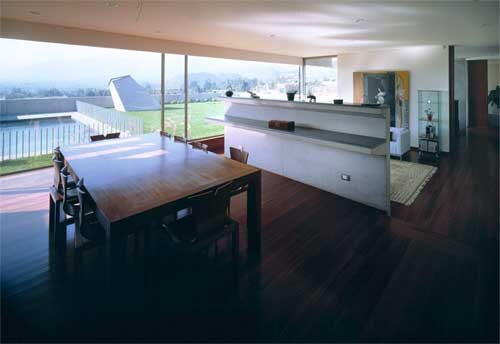 Casa y taller en calle Los Ginkos